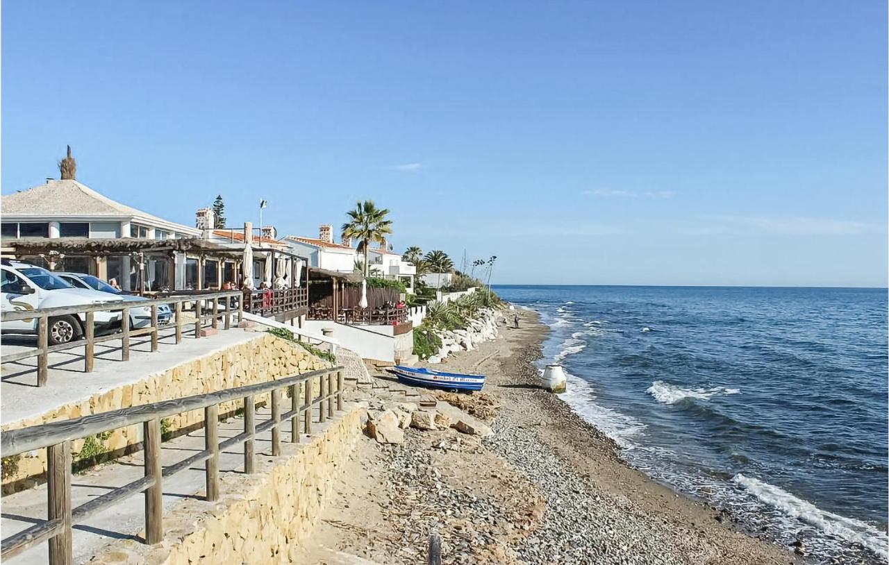 Apartment Stunning In Chapas With 1 Bedrooms, Wifi And Outdoor Swimming Pool Marbella